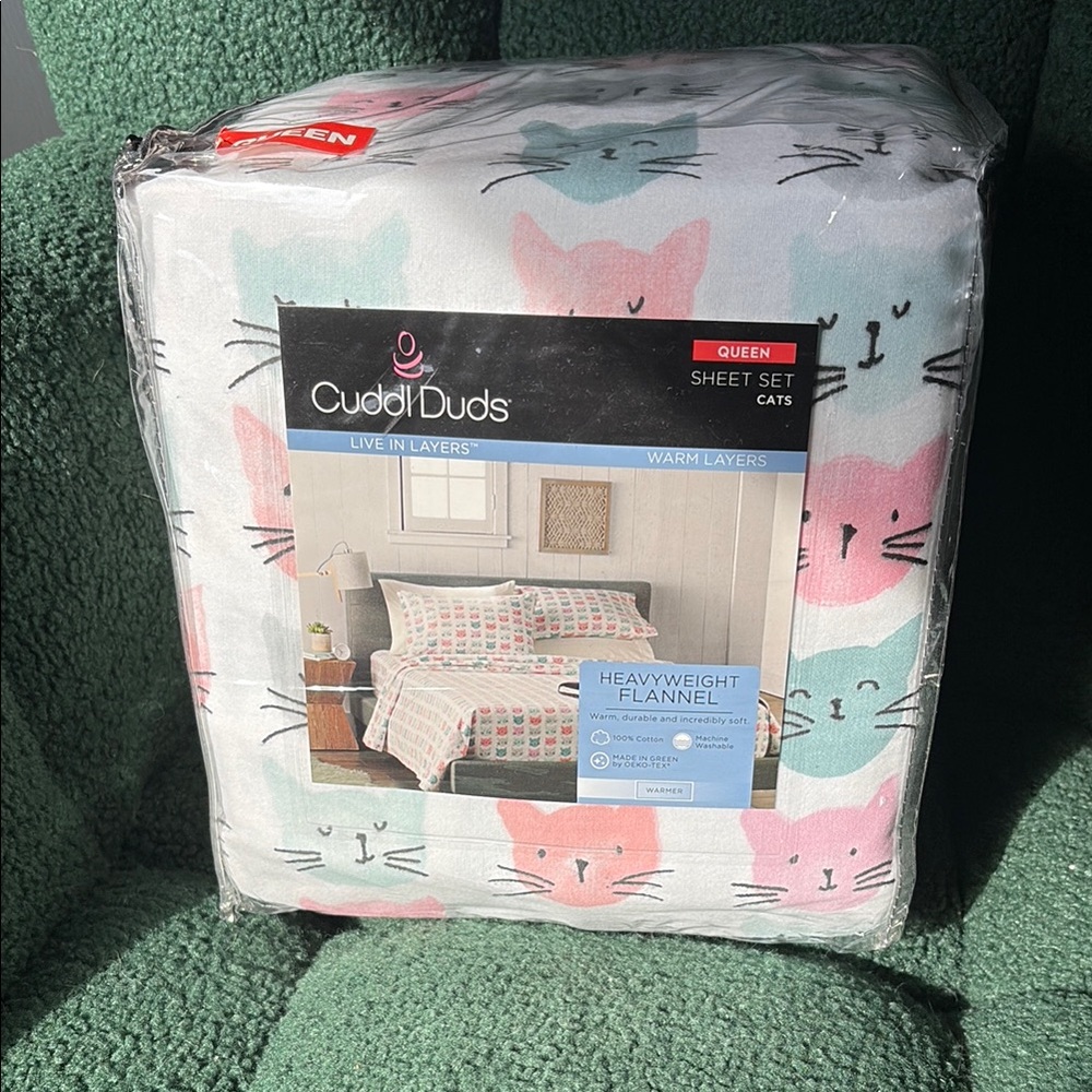 Cuddl Duds Pink and Blue Cat Pattern Sheets